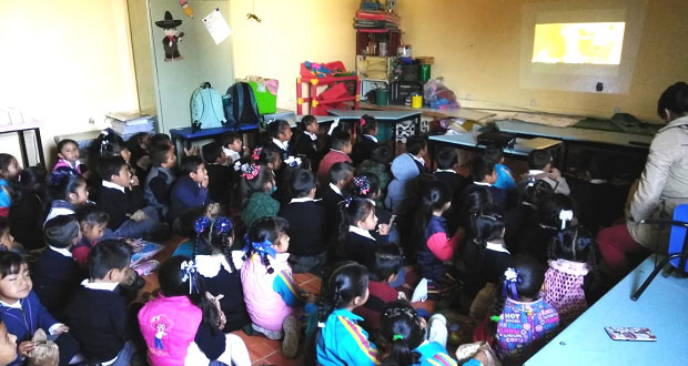 Con cine, Segob estatal divierte y promueve valores en niños poblanos