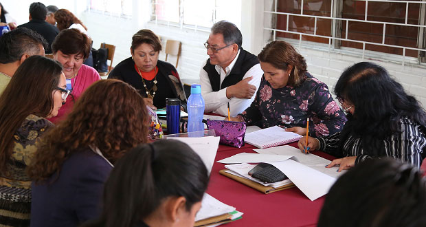En consejo técnico, escuelas de Puebla analizan materias y enseñanza