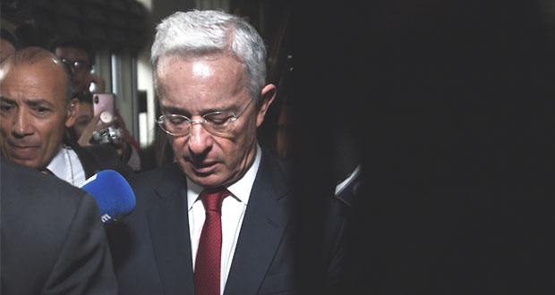 Vinculan a proceso a expresidente de Colombia por fraude y sobornos
