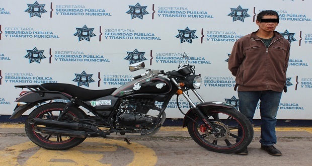 Detienen a un hombre en Bosques por haber robado una motocicleta