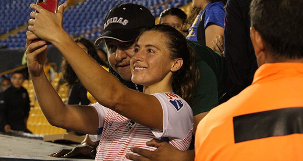 Tigres presenta demanda y veta de por vida a aficionado acosador. Foto: Especial
