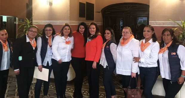 600 mujeres participan en conferencia sobre violencia en Teziutlán