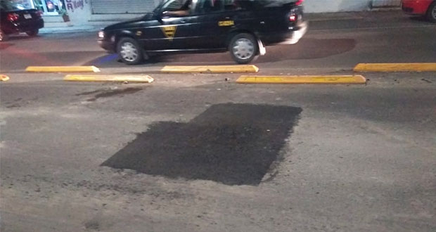 Por presión ciudadana, Agua de Puebla repara daños en avenida Nacional
