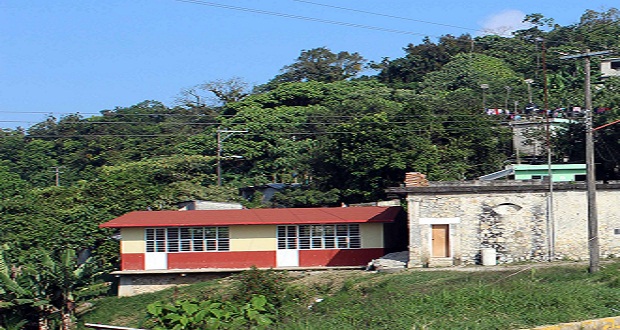 Destacan labor de Antorcha para construir de secundaria en Olintla