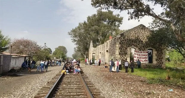 Tras diálogo con Segob, normalistas de Michoacán liberan vías férreas