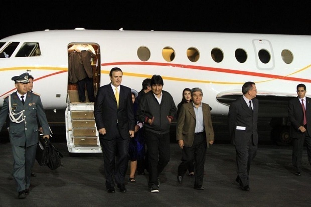 México no intervendrá en política de Bolivia; asilo a Evo es constitucional