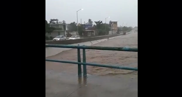 Frente frío número 18 causa fuertes lluvias en Mazatlán; se inunda