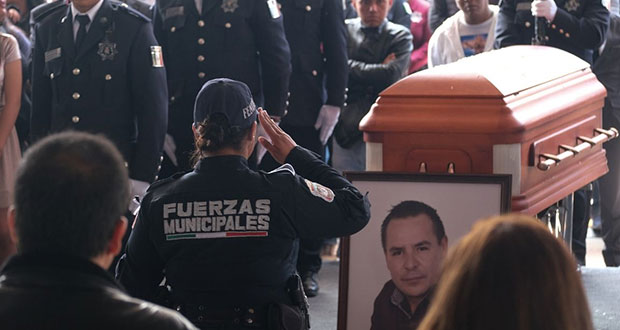 Exigiendo justicia, dan último adiós al alcalde de Valle de Chalco