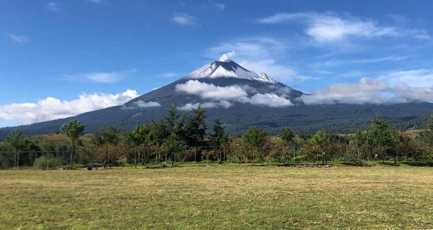 Popocatépetl mantiene actividad moderada durante el lunes