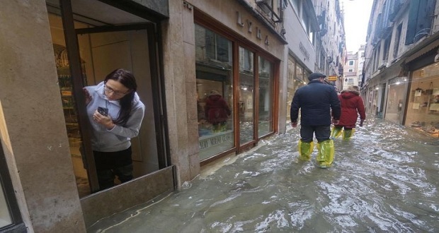 Venecia registra su peor inundación desde 1966