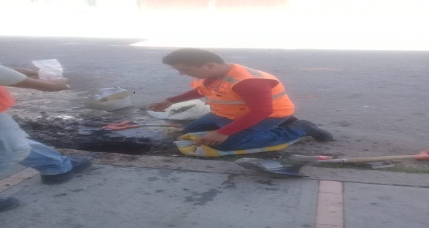 Agua de Puebla vuelve a romper vía pública y corta agua en colonia San Pedro