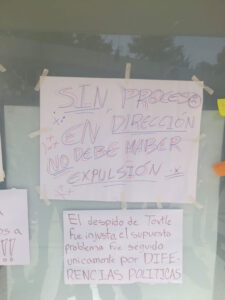 Alumnos de la BUAP exigen reinstalación de maestro en prepa Benito