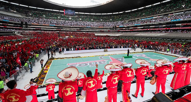 En celebración en el Azteca, Antorcha anuncia creación de partido