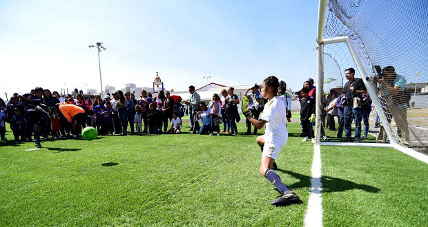 Comuna entrega rehabilitación del deportivo en la Rivera Anaya