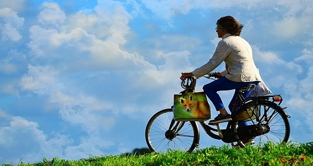 Mujer en bicicleta