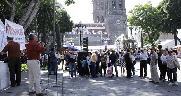 Morenistas celebran primer año de AMLO con mitin en zócalo de Puebla