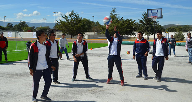 Acuden mil 180 jóvenes de Tlacotepec a la Clínica del Deporte