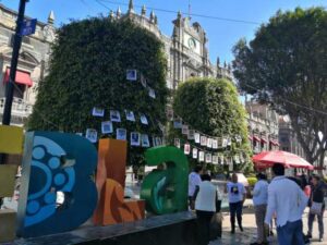 Colocan el “árbol de la esperanza” con 58 fotografías de desaparecidos