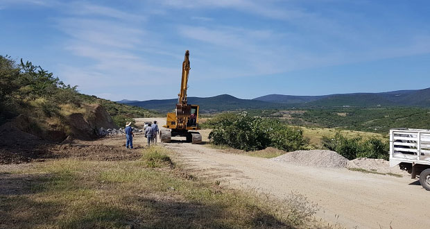 Logra Antorcha reinicio de carretera a La Magdalena Tlatlauquitepec