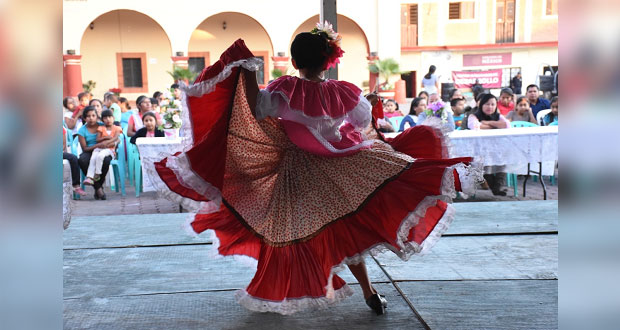 Grupos antorchistas se presentan en casa de cultura en Cohuecan