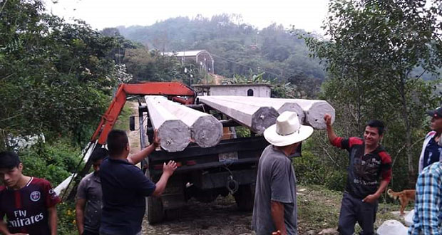 Tras 4 años, inicia electrificación en comunidades de Eloxochitlán