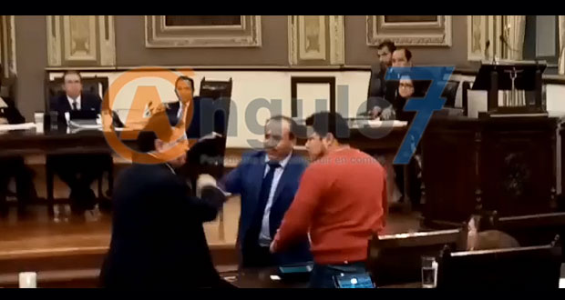 Hector Alonso intenta agredir a Biestro en sesión del Congreso