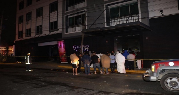 Evacúan a 130 huéspedes de Hotel 5 de Mayo por incendio