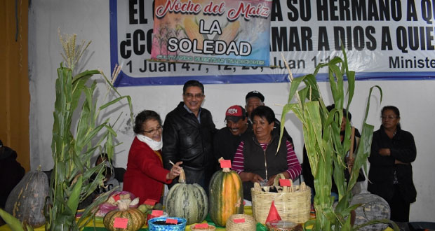 Ixcaquixtla celebra “noche del maíz” con muestra de comida y bailes