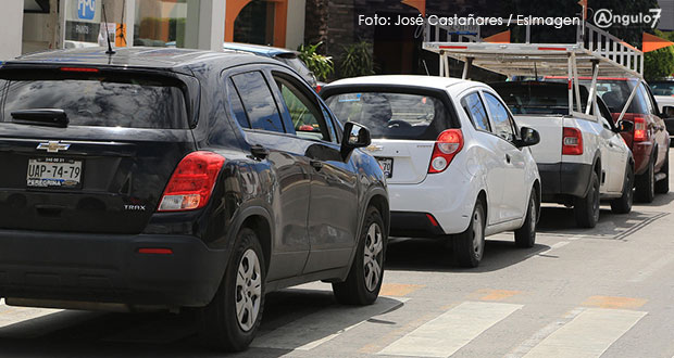 Por padrón vehicular irregular, Barbosa anuncia reemplacamiento en Puebla