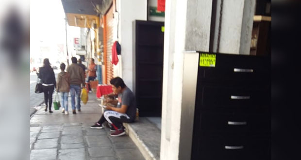 Ambulantes se burlan de norma, sigue venta celulares robados en vía pública