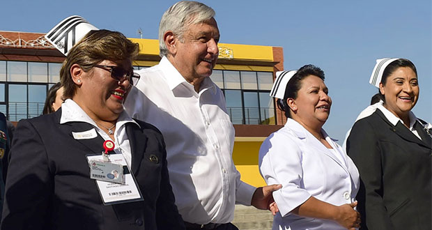 Habrá universidades sólo para médicos y enfermeras ante déficit: AMLO