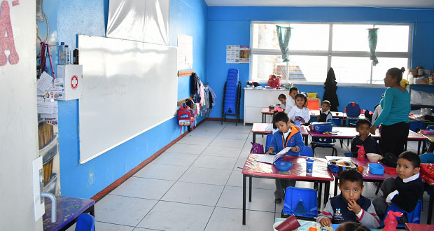 Ahuatempan remodela aulas en preescolar indígena y telesecundaria
