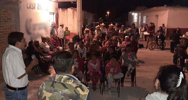 Benefician con adoquín a vecinos de Atexcal
