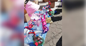 Comercios y ambulantes abarrotan zona de juguetes de CH previo a Día de Reyes