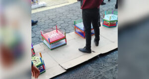 Comercios y ambulantes abarrotan zona de juguetes de CH previo a Día de Reyes