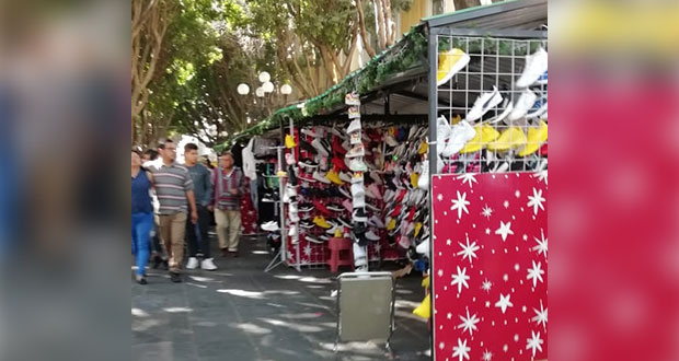 Comercios y ambulantes abarrotan zona de juguetes de CH previo a Día de Reyes