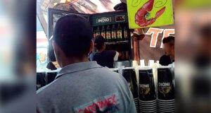 En la Rivera, denuncian puestos ilegales de cervezas; exigen a Comuna quitarlos