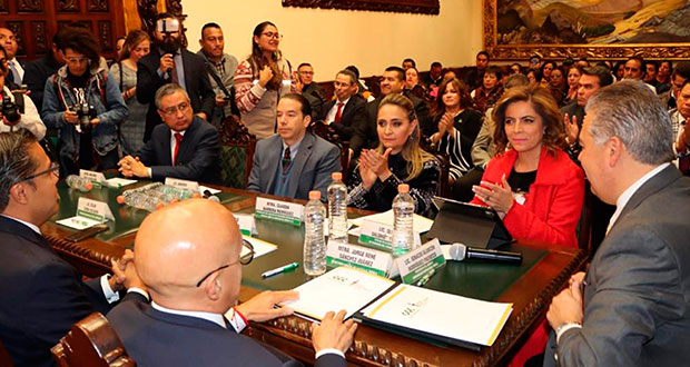Firman convenio por la ética y estabilidad laboral en Puebla