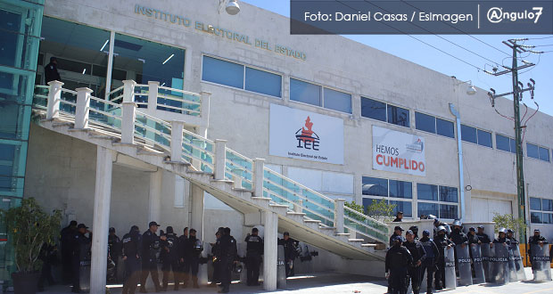 Entre protestas, IEE saca a Antorcha de proceso para ser partido político