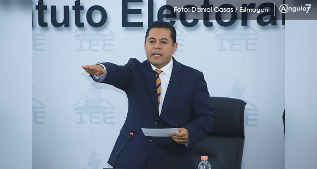 Al rendir protesta como presidente del IEE, García Onofre promete limpiarlo