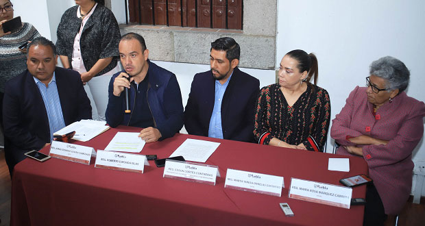 Regidores del G5 acusan al ayuntamiento de exigirles su renuncia