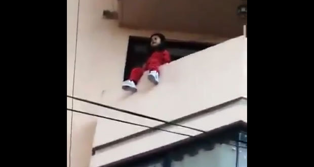 Rescatan a menor de 4 años de un balcón en CDMX; la dejaron sola