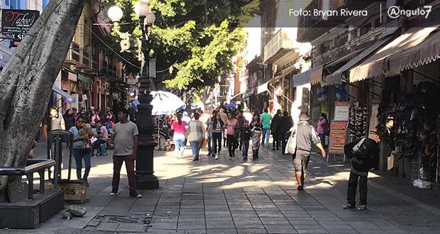 Sin villas y con pocos puestos ambulantes, así luce la 5 de Mayo