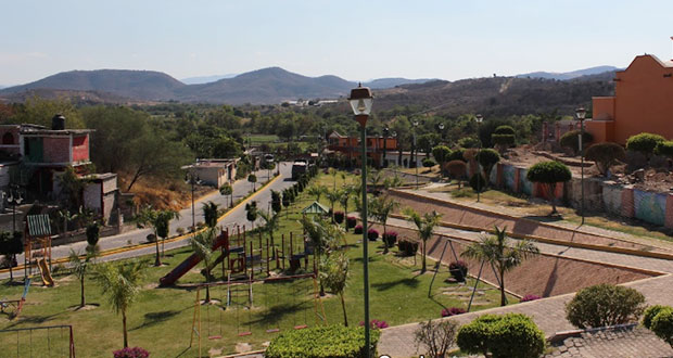 Construyen en Tecomatlán cuartos para mejorar vivienda de 13 familias