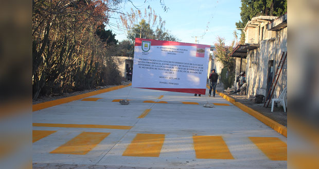 Tepexi pavimenta calle Divina Providencia; era promesa de campaña