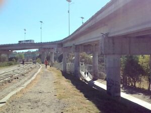 Frecuentes los asaltos a transeúntes en puente