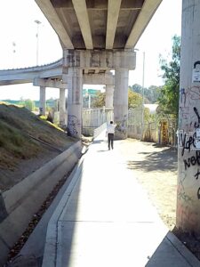 Frecuentes los asaltos a transeúntes en puente