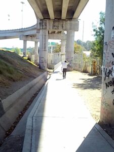 Frecuentes los asaltos a transeúntes en puente