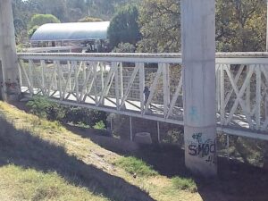 Frecuentes los asaltos a transeúntes en puente