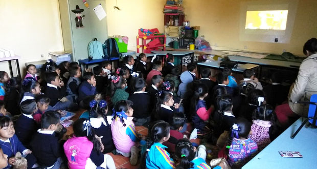 Lleva Segob cine comunitario infantil a juntas auxiliares